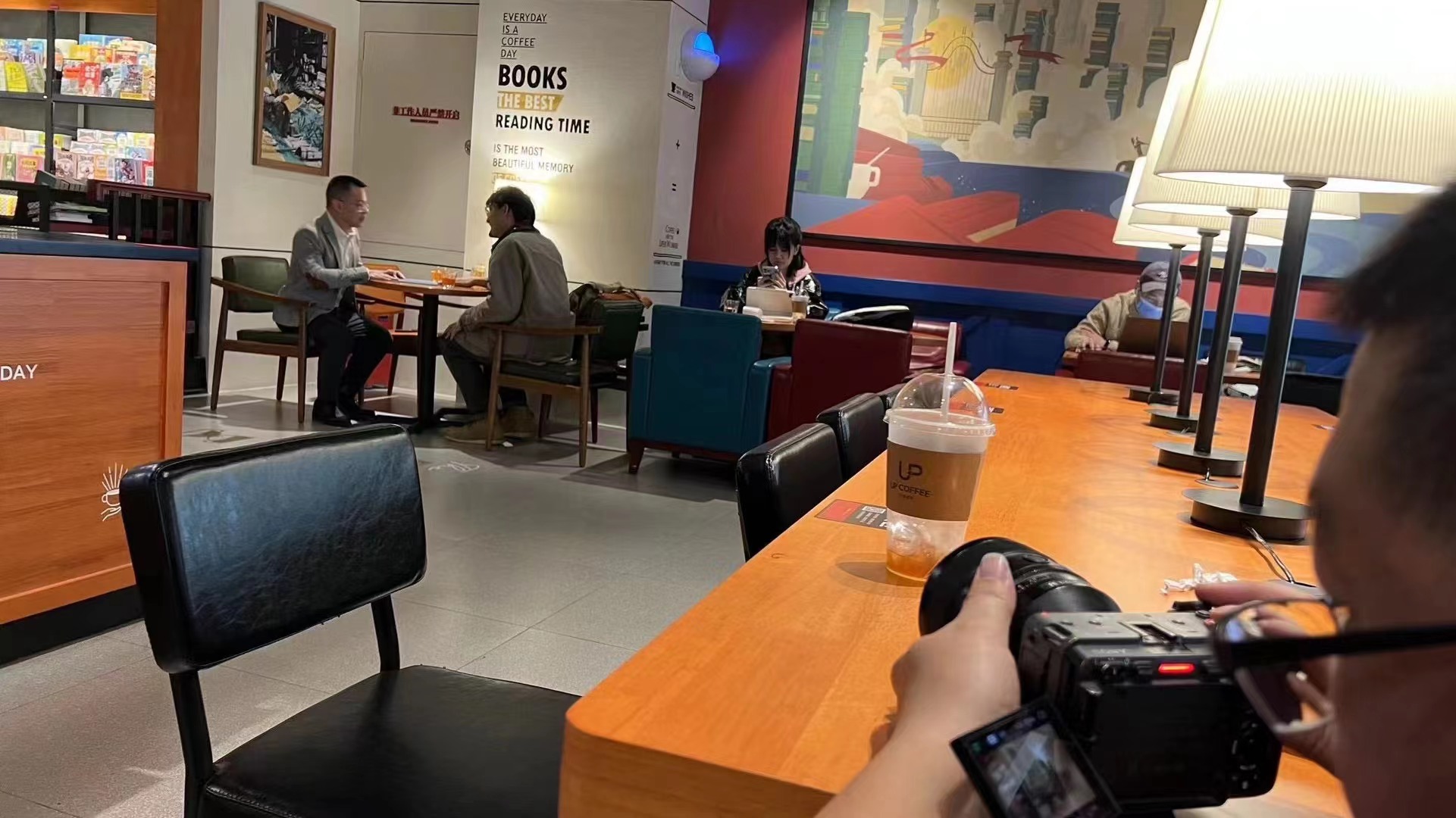 天南海北，順動廣告拍攝老百姓創(chuàng)業(yè)故事 